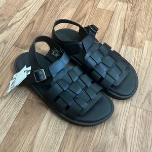 Zara Men’s Fisherman Sandals